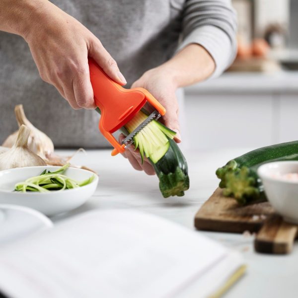 Julienne Peeler with Blade Guard – Smart & Safe Kitchen Prep | Joseph Joseph