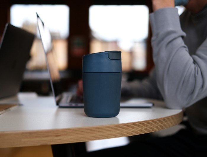 Joseph Joseph Sipp Travel mug - 340 ml (12 fl. oz) - Blue
