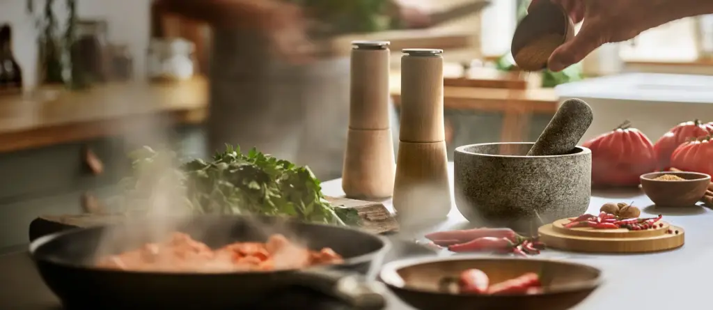 Best kitchen gadgets to save time and reduce mess – Spindola salad spinner in use